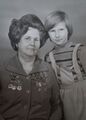 Я с мамой в 1980 году.jpg