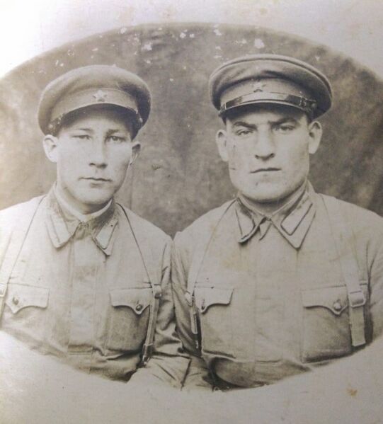 Файл:Кожанов Павел Иванович (слева).jpg