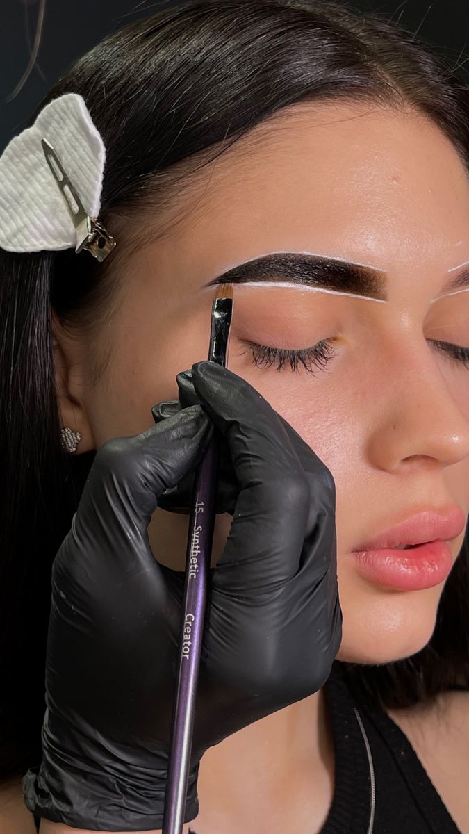 Микроблейдинг бровей